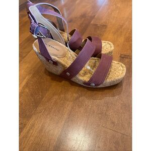 New Woman’s Lucky Brand leather wedge sandals size 9